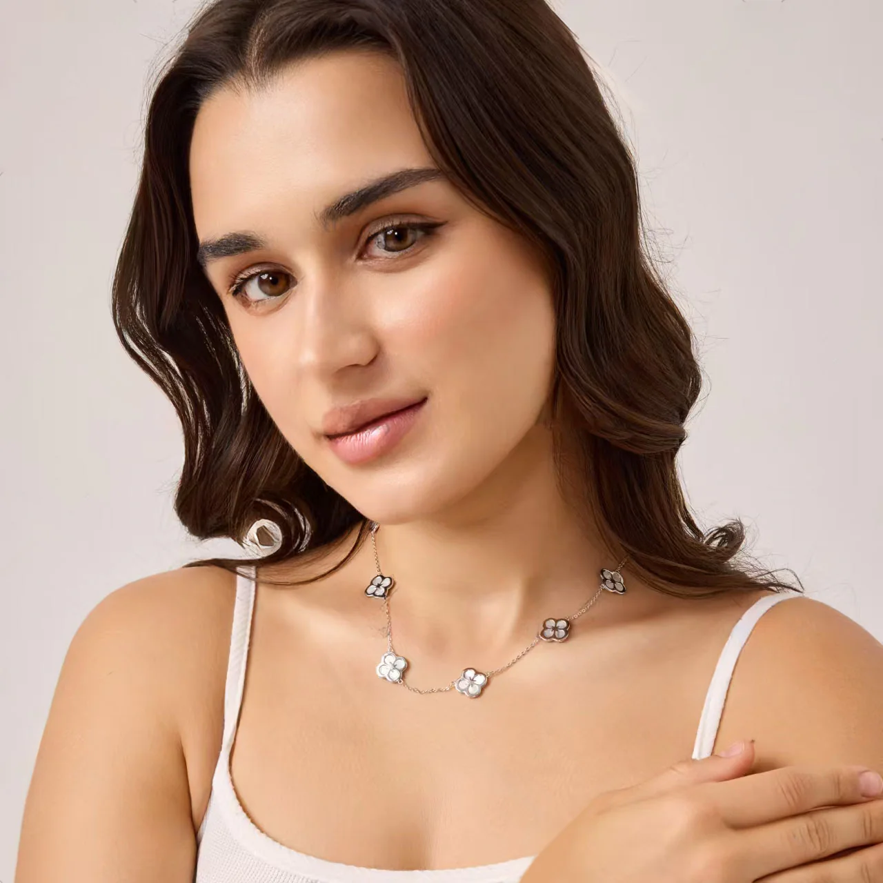 Ventura Multi Clover Necklace - Image 6